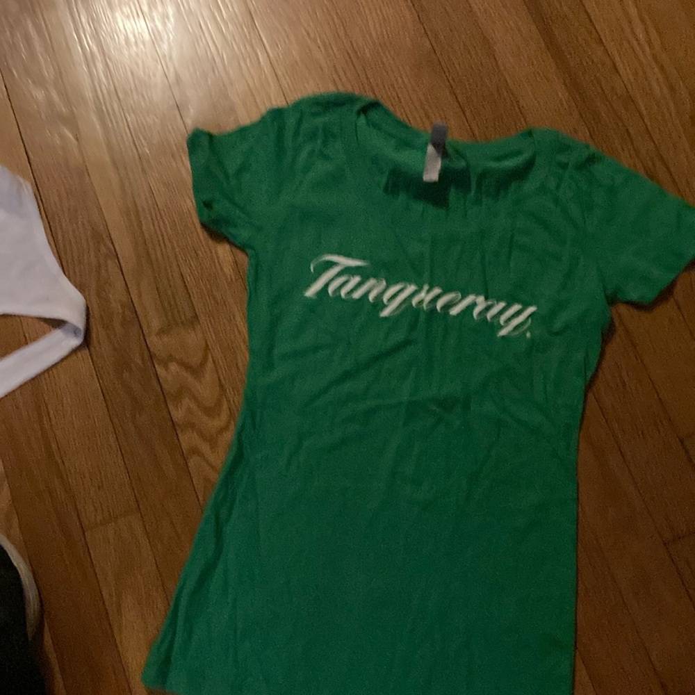 Tanqeray green women’s medium tee shirt